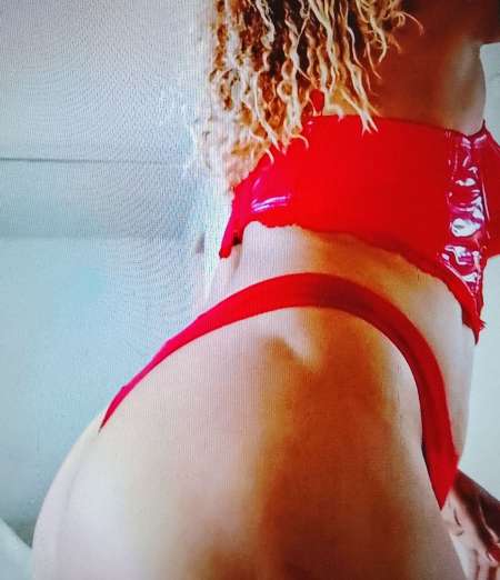 La nouvelle Bellah Hélène masseuse au port
